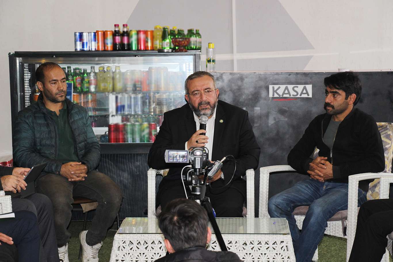 HÜDA PAR Genel Başkan Yardımcısı Aslan'dan geri dönüşüm tesisi çalışanlarına ziyaret HÜDA PAR Genel Başkan Yardımcısı Aslan'dan geri dönüşüm tesisi çalışanlarına ziyaret